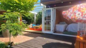 Delightful 1 bedroom tiny house, with retro Poptop